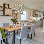 Family Hues Comfortable Holiday Residence
