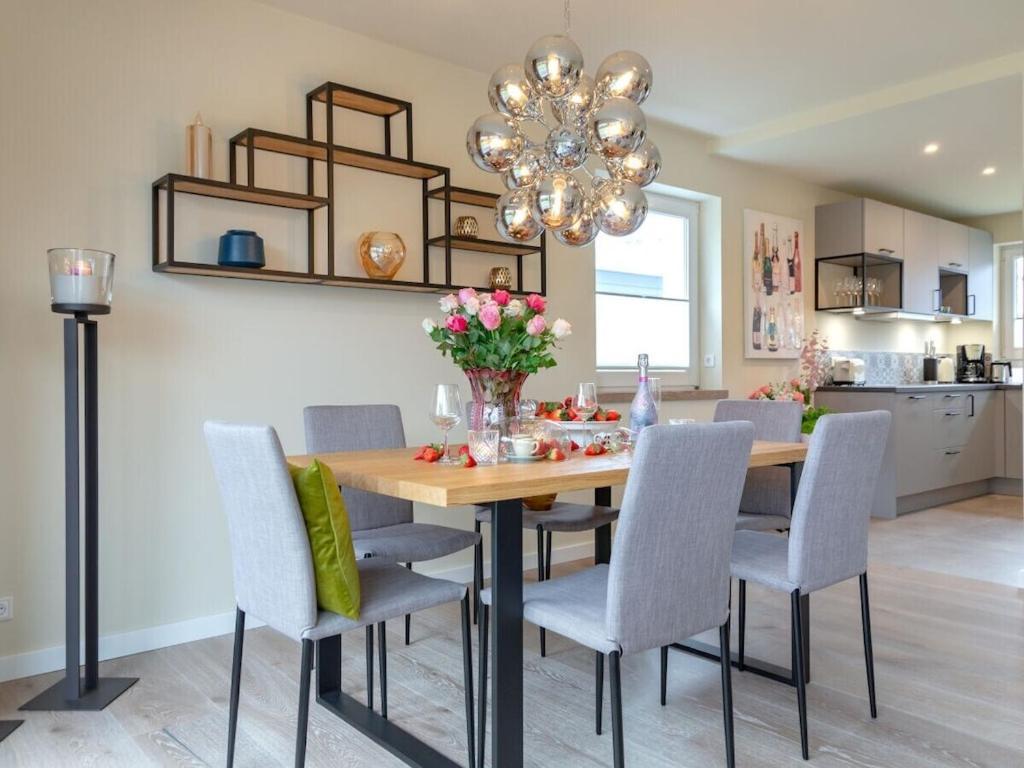 Family Hues Comfortable Westerland